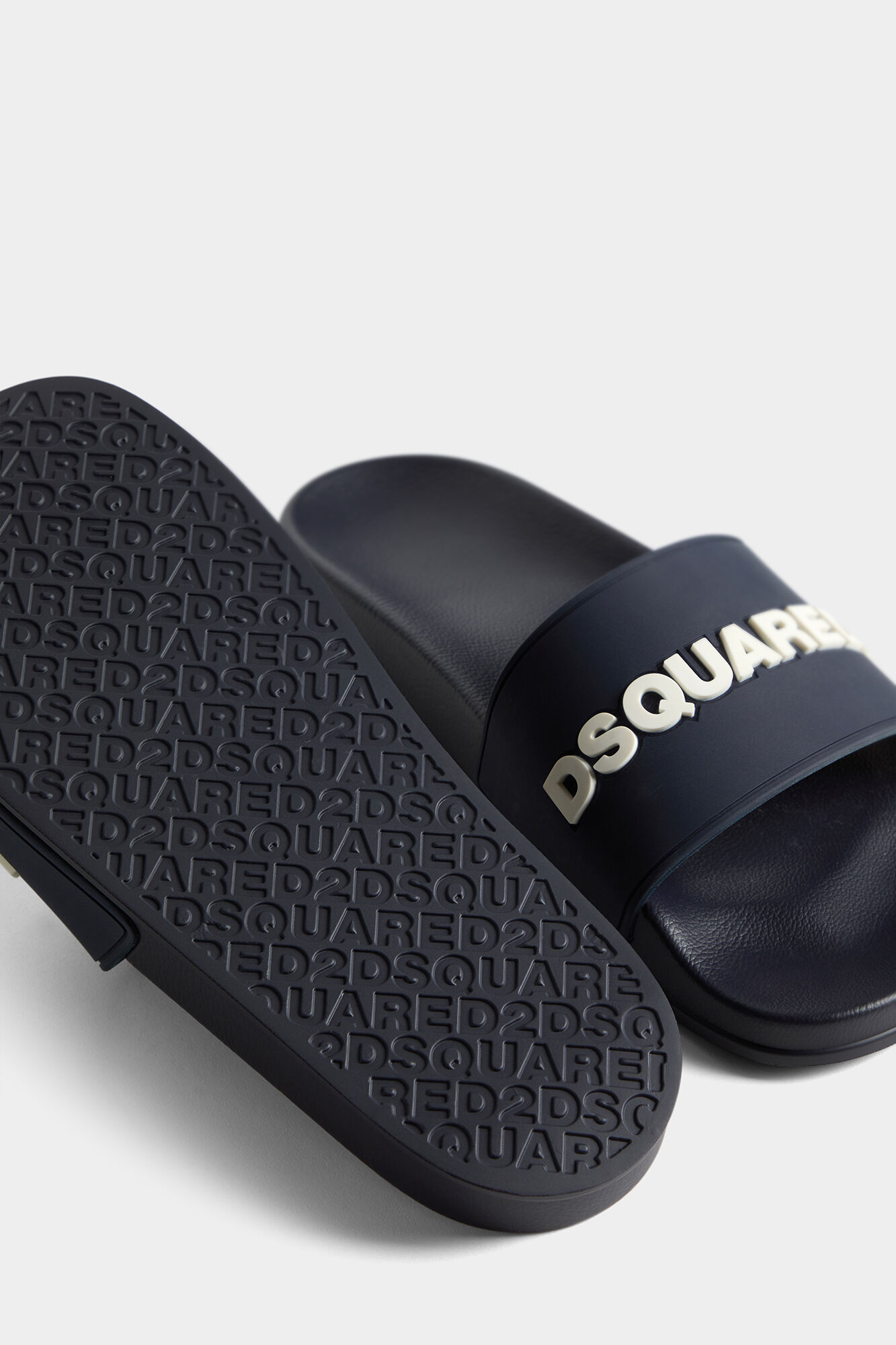 Dsquared2 Logo Slides