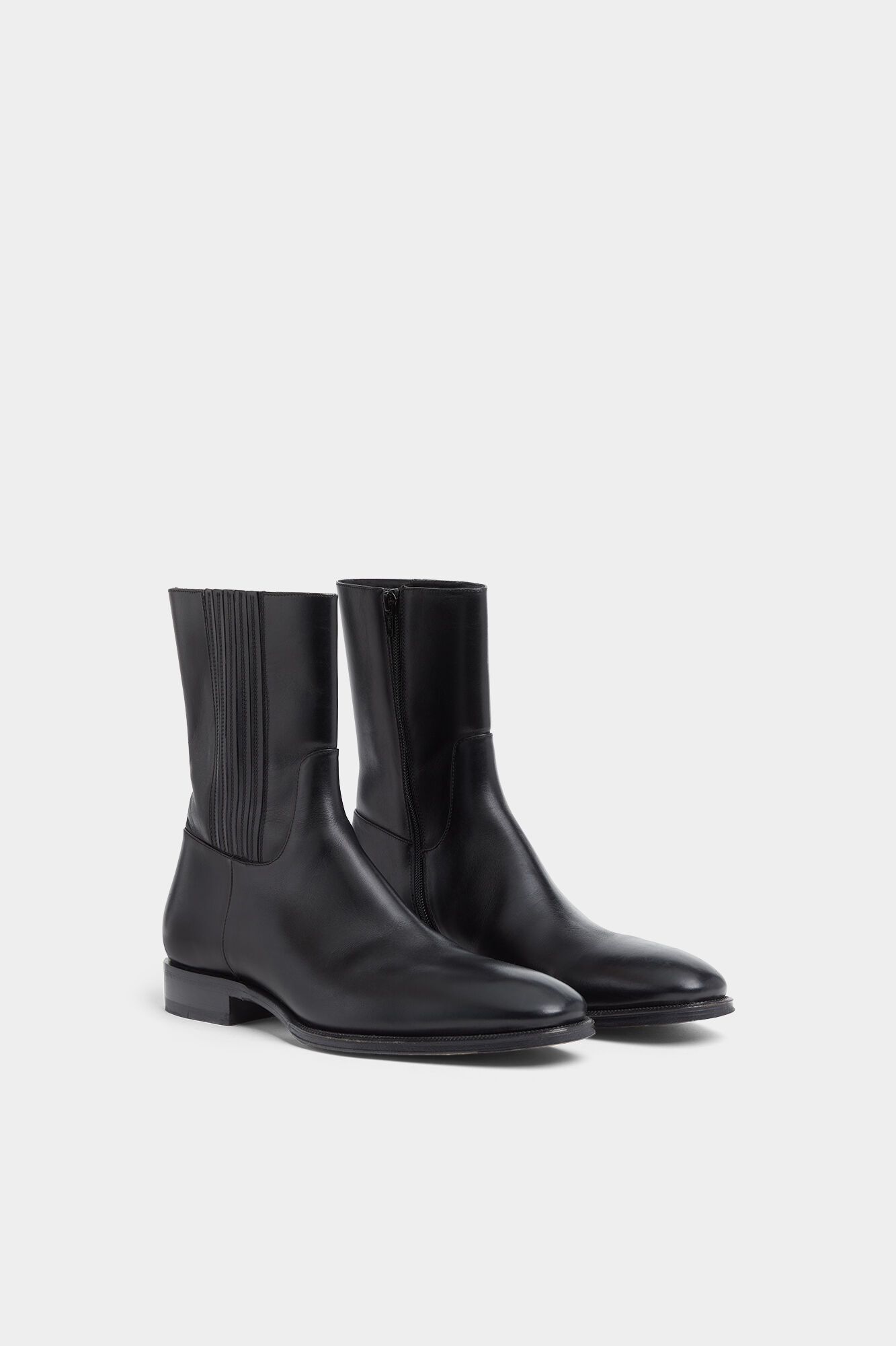 D2 Classic Flat Ankle Boot