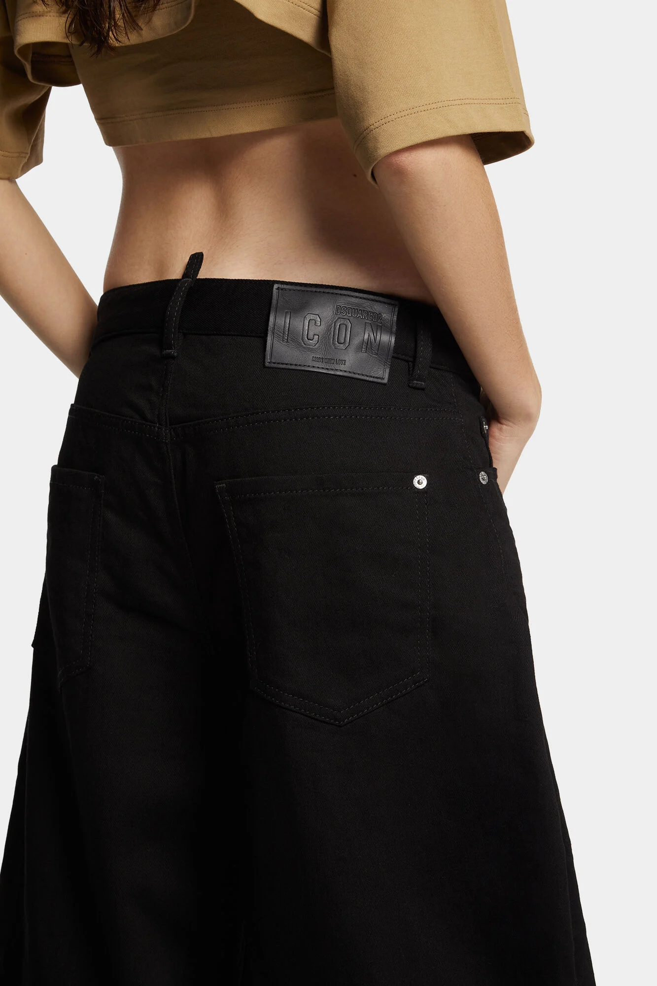 Icon Black Bull Wash Slouchy Jean