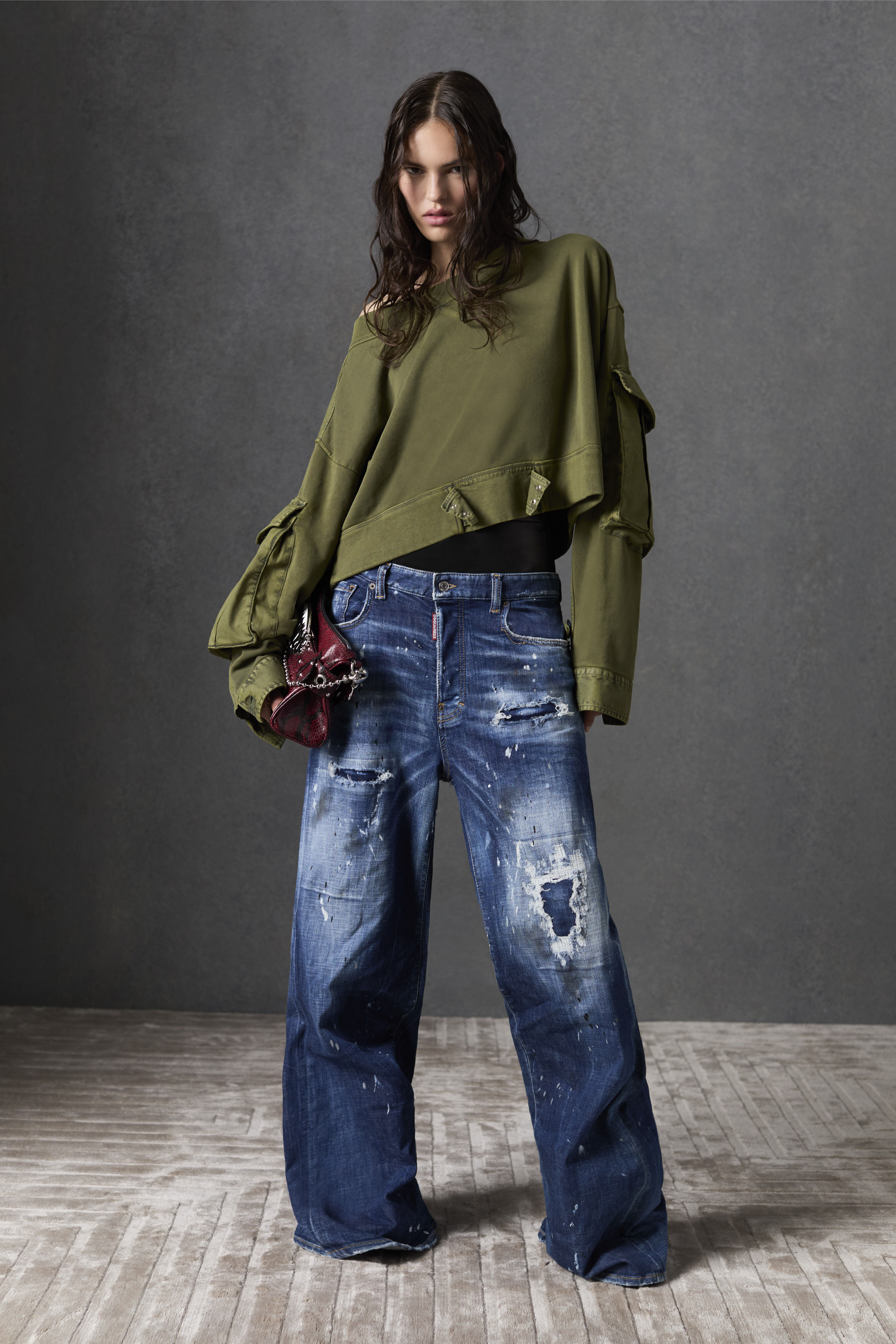 Medium Ripped Wash Traveller Jeans