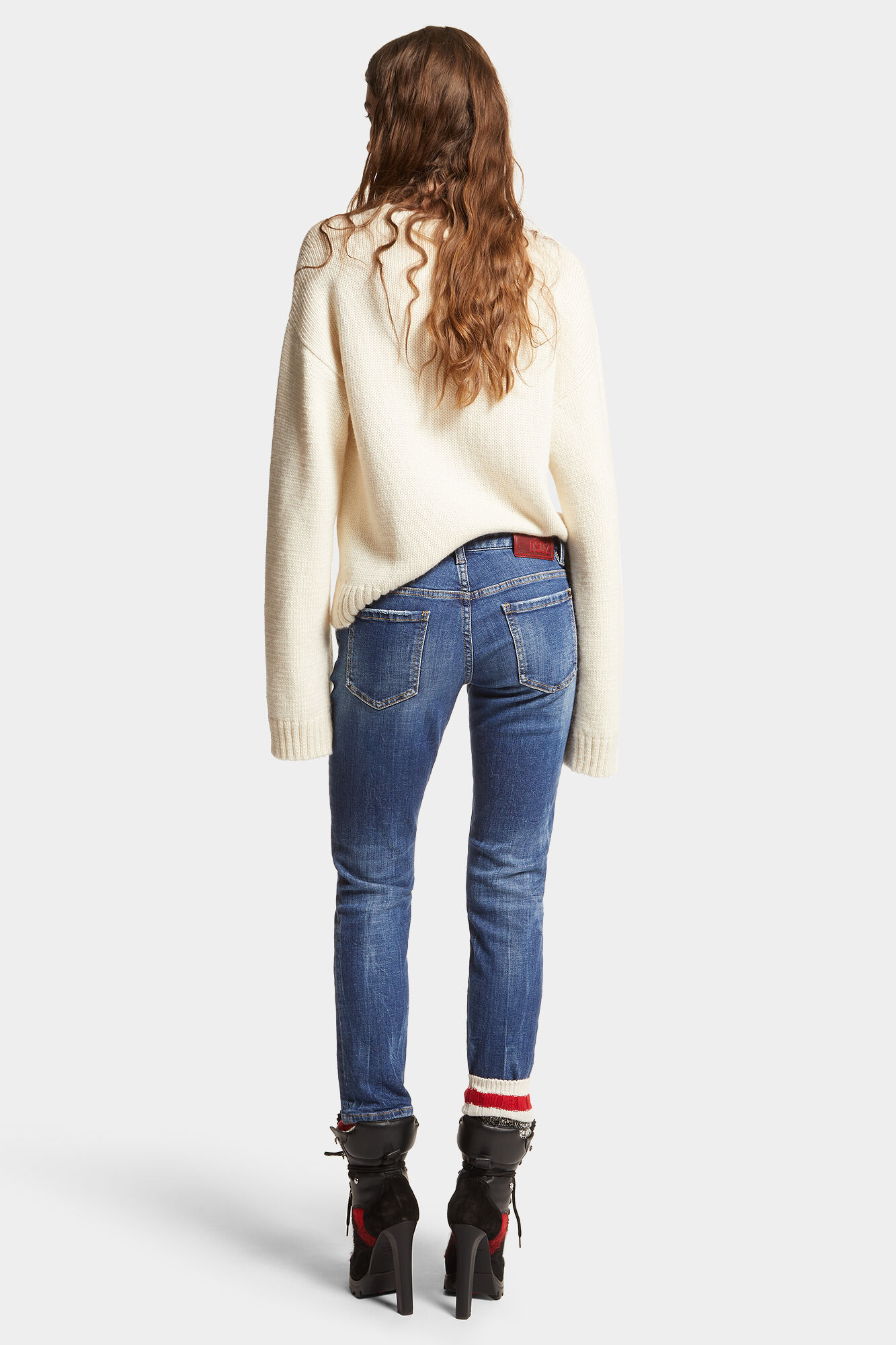 Medium Easy Wash Jennifer Jeans