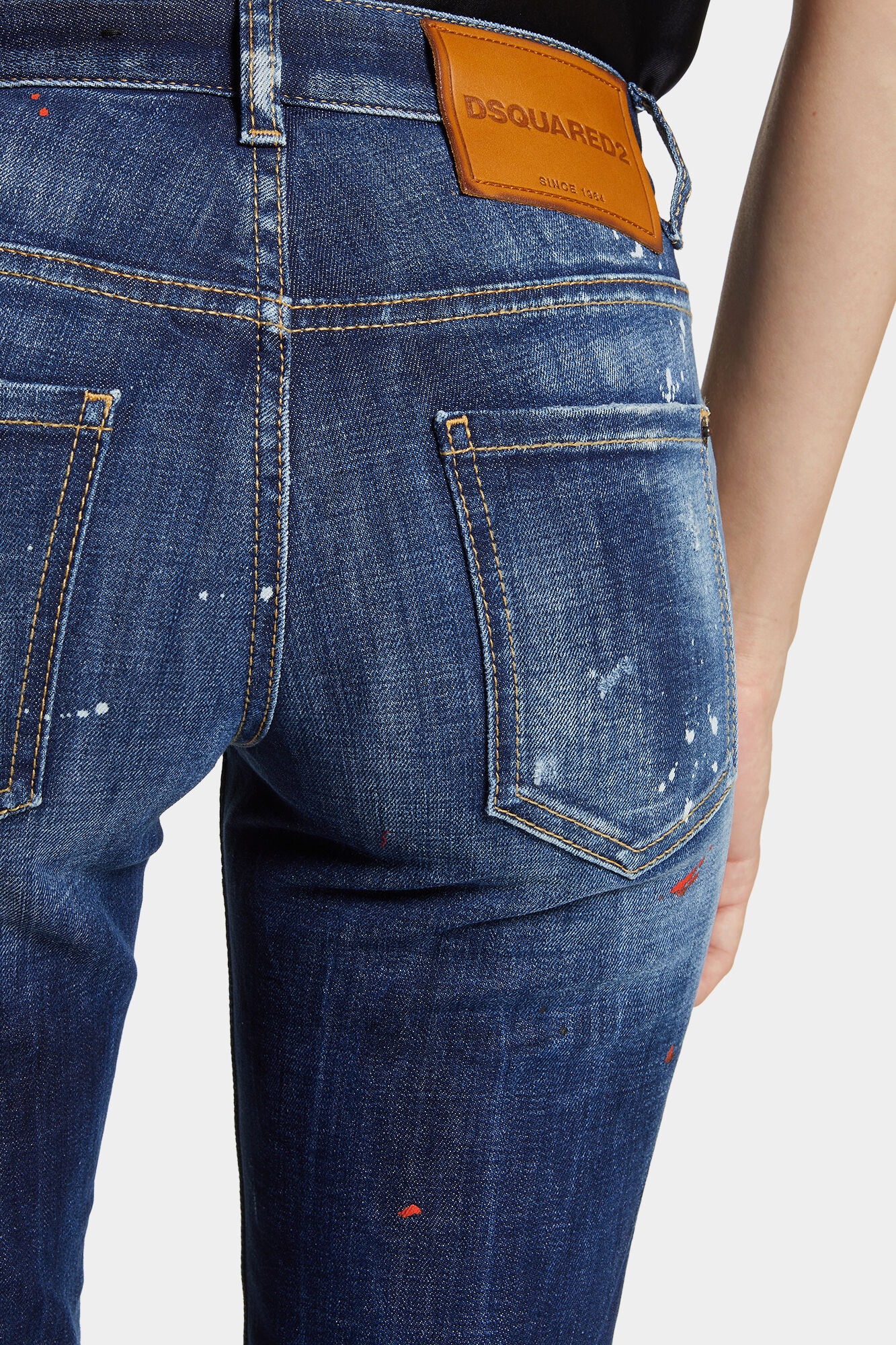 Medium Easy Wash Medium Waist Jennifer Jeans